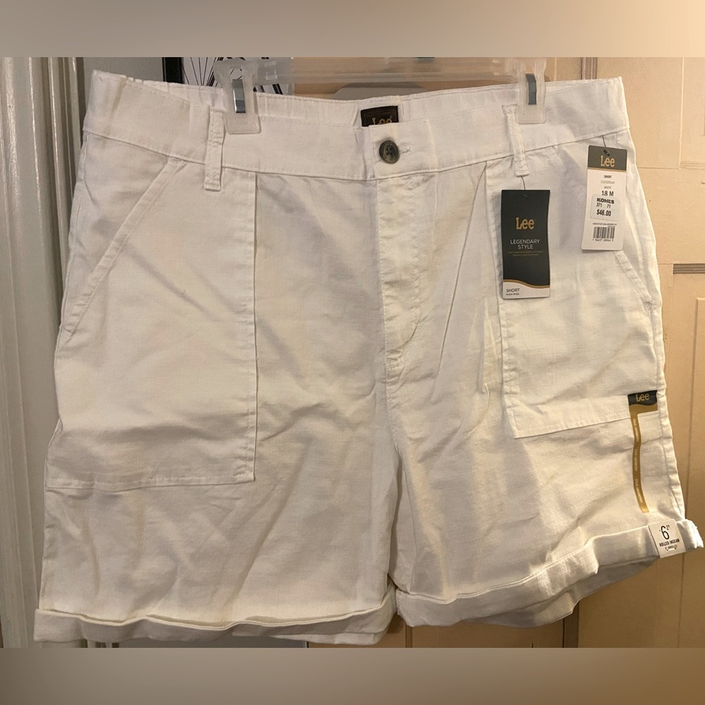 White Lee shorts